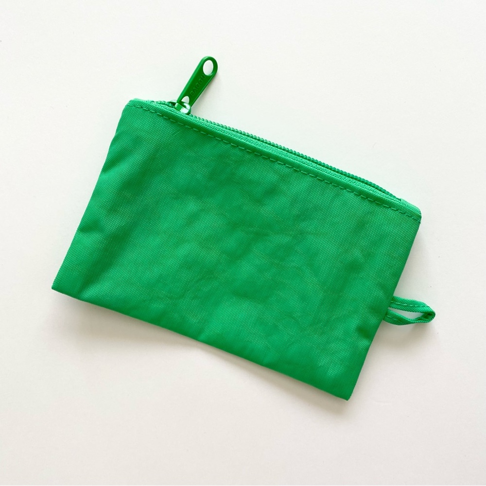 BAGGU • Small Flat Pouch in Aloe